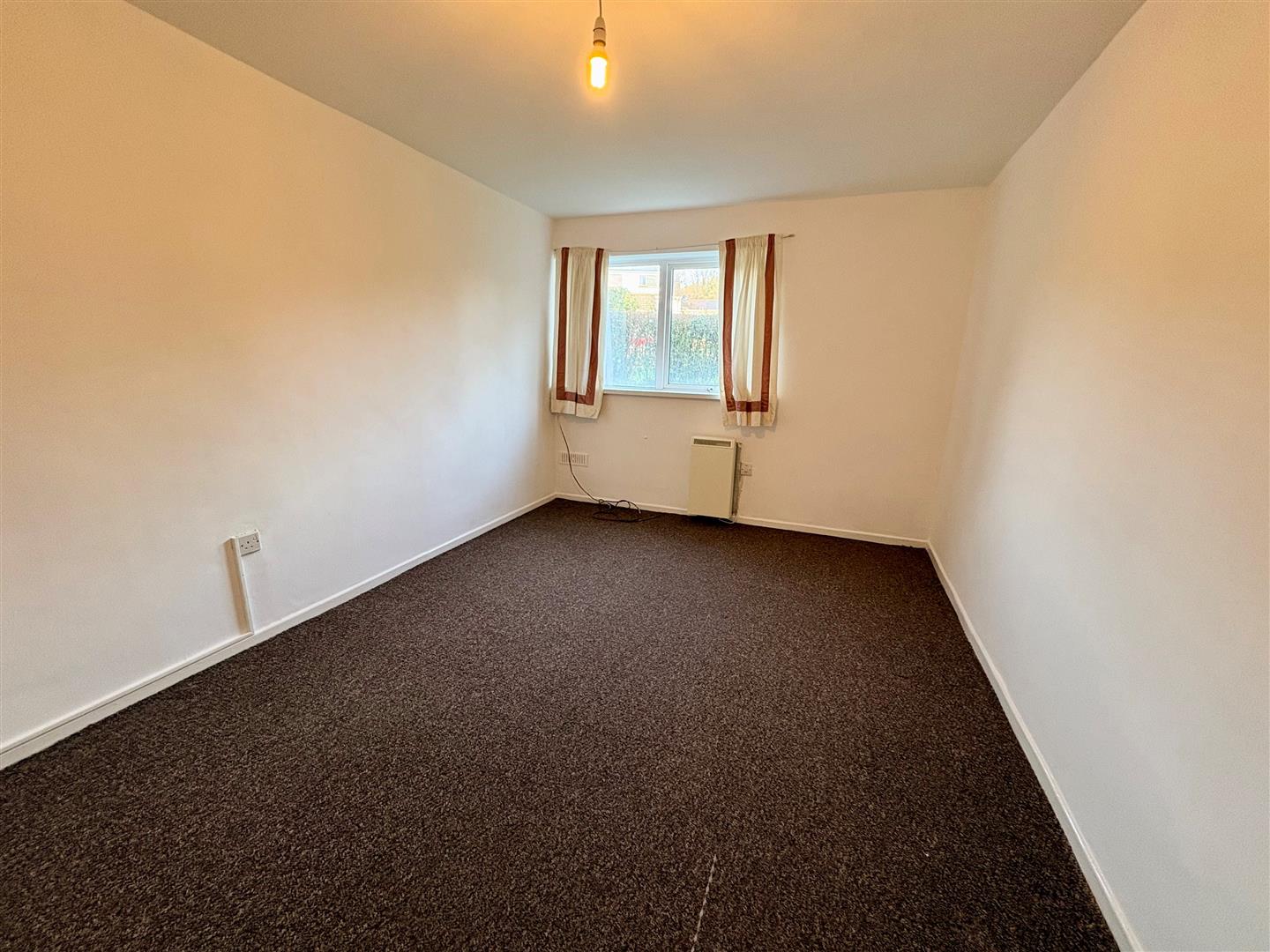 4 Brynheulog Court, Brynmenyn, Bridgend, CF32 9LG